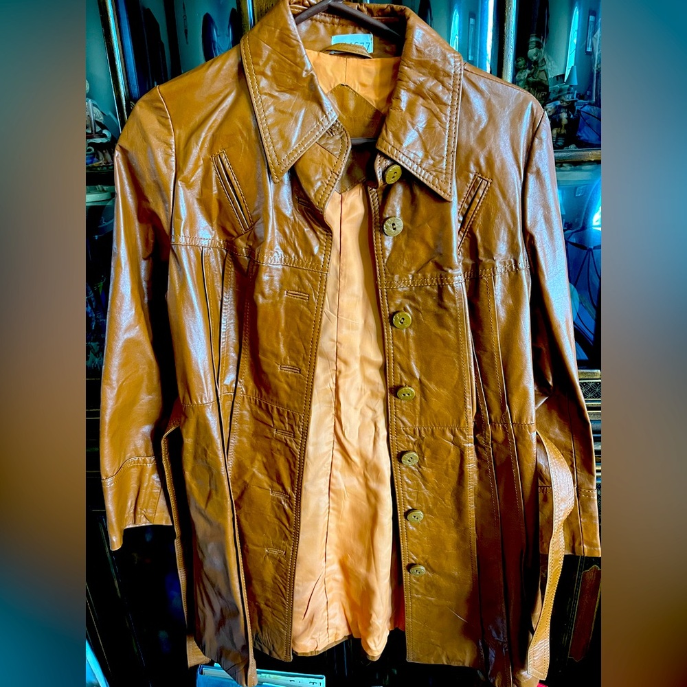 Vintage Women’s Camel Leather Long Jacket Coat 1970s